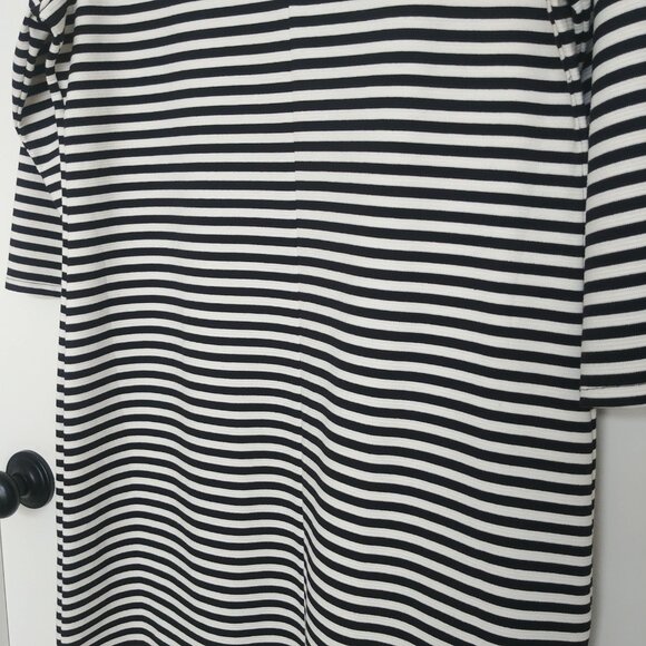 Old Navy Black and White Striped Long Sleeve Dress - Picture 3 of 13